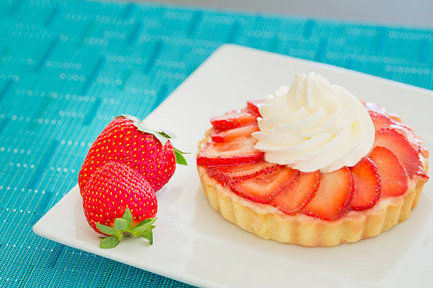 istock Strawberry Cream Tart 174274773