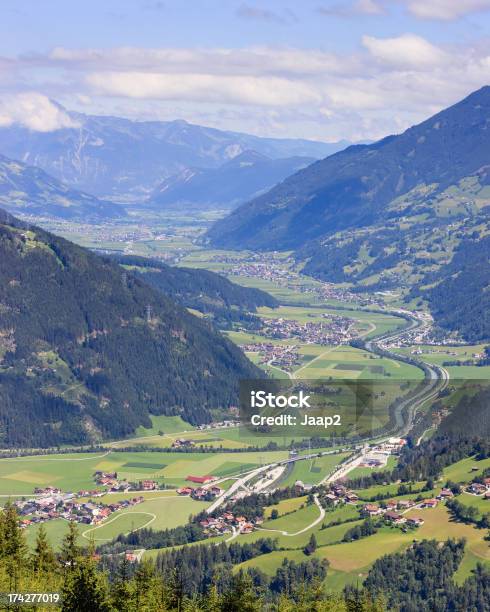 Foto de Zillertal Verão Vista e mais fotos de stock de Tyrol State - Austria - Tyrol State - Austria, Áustria, Ajardinado