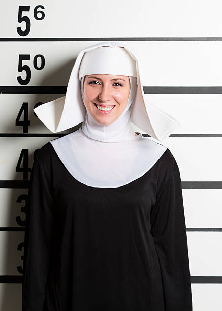 mugshot 선으로나 수녀 - nun habit catholicism women 뉴스 사진 이미지