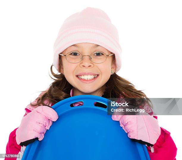 소녀만 썰매타기 8-9 살에 대한 스톡 사진 및 기타 이미지 - 8-9 살, 겨울, 겨울 스포츠