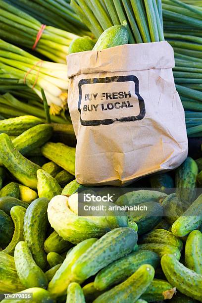 Freschi Produce - Fotografie stock e altre immagini di Alimentazione sana - Alimentazione sana, Bazar - Mercato, Borsa
