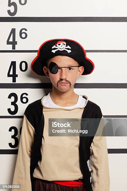 Foto de Mugshot De Um Garoto Pirata e mais fotos de stock de 8-9 Anos - 8-9 Anos, Altura Humana, Aprisionar