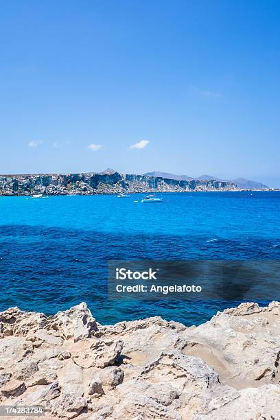 Itália Sicília Favignana Ilha Cala Rossa - Fotografias de stock e mais imagens de Ao Ar Livre - Ao Ar Livre, Azul, Azul Turquesa