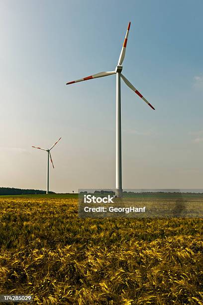 Windturbines Foto de stock y más banco de imágenes de Aerogenerador - Aerogenerador, Agricultura, Aire libre