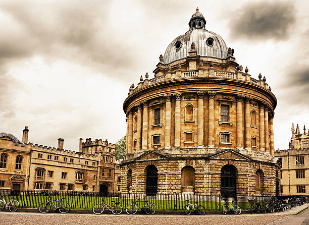 istock Radcliffe Camera at Oxford University 174291755