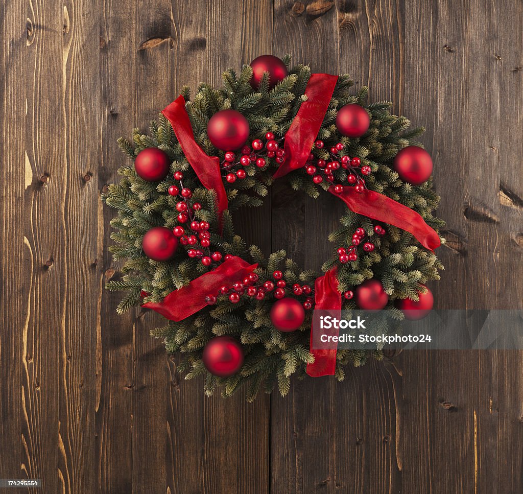 Advent corona de decoración de Navidad - Foto de stock de Acebo libre de derechos