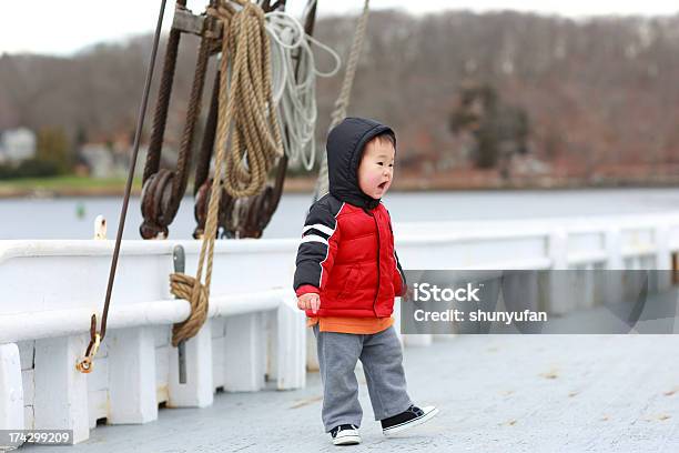 Bebê De Inverno - Fotografias de stock e mais imagens de Boston - Massachusetts - Boston - Massachusetts, Inverno, 12-15 Meses
