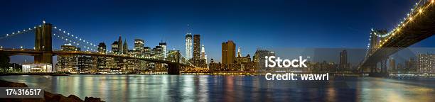 Foto de Horizonte De Manhattan Ao Pôr Do Sol Cidade De Nova York De Alta Resolução e mais fotos de stock de Arranha-céu