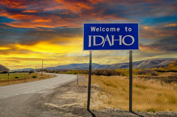 istock Welcome to Idaho Sign 1743184615