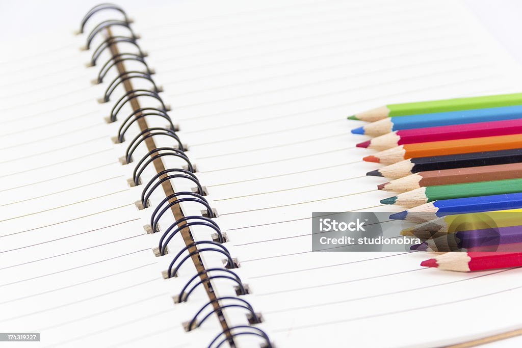 Bunte Bleistifte und notebook - Lizenzfrei Accessoires Stock-Foto