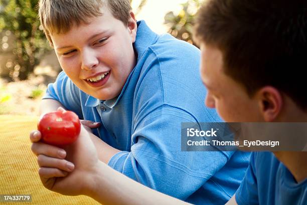 Kindheit Gesunde Ernährung Stockfoto und mehr Bilder von Dick - Dick, Gesunde Ernährung, Kind