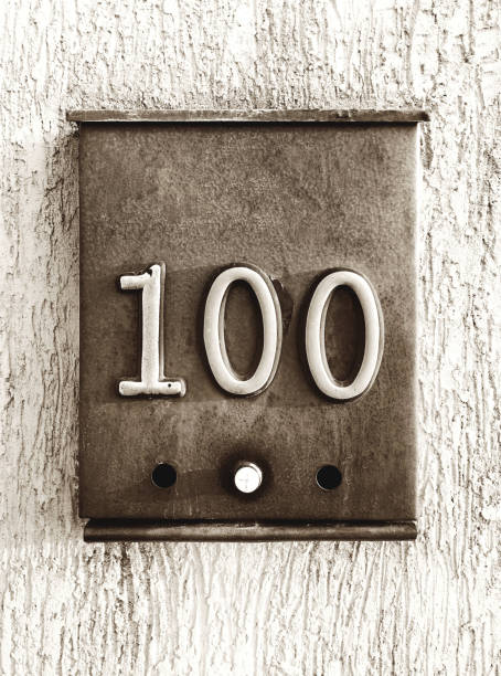 istock house address number 100 on mailbox 1743447696