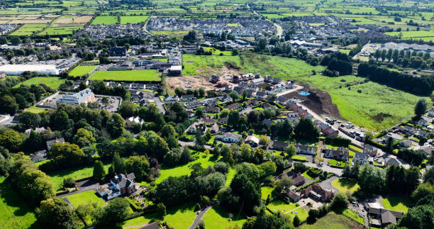 zdjęcie lotnicze domów mieszkalnych w ballymoney town, co, antrim, irlandia północna - coleraine zdjęcia i obrazy z banku zdjęć