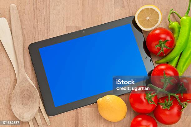 デジタルタブレットと新鮮な野菜 - インターネットのストックフォトや画像を多数ご用意 - インターネット, オーガニック, コミュニケーション