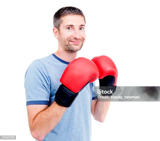 カジュアルな男性ボクシンググローブ紛争のコンセプト - ボクシングのストックフォトや画像を多数ご用意 - ボクシング, 男性, 1人