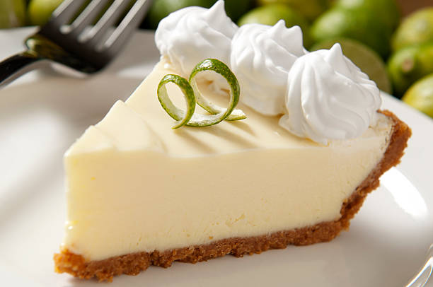 tourte au citron vert - key lime pie dessert pie pastry photos et images de collection