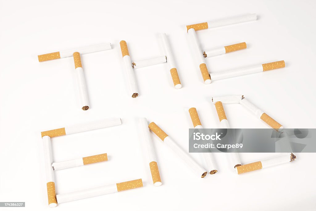 Koniec papierosa - Zbiór zdjęć royalty-free (Dym)