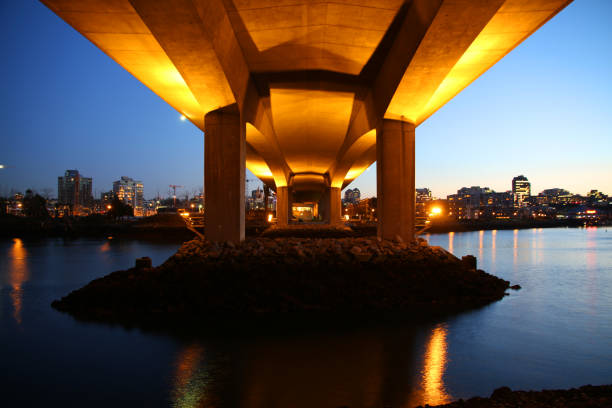 istock Bridge to the City 174386356