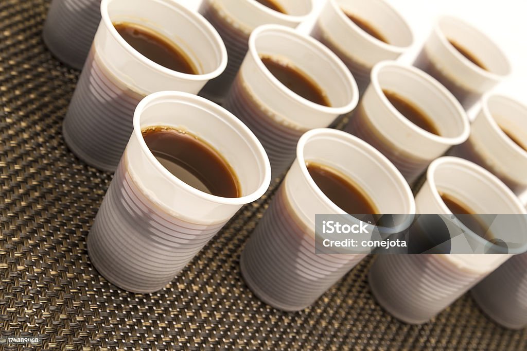 Одноразовый чашечки кофе - Стоковые фото Пластмасса роялти-фри