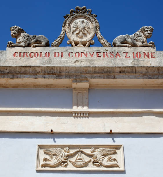 istock Club Talk in Sicily 174402526