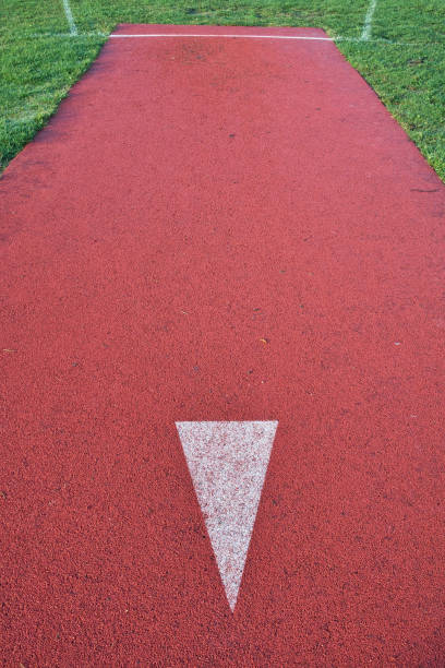 javelin throwing line marking on an athletics track outdoors - javelin sport photography outdoors imagens e fotografias de stock