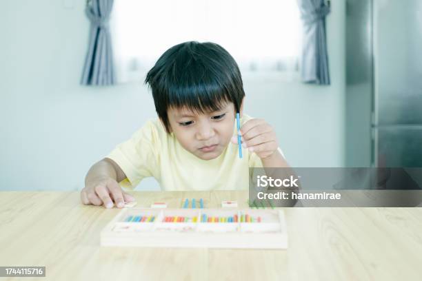 Kid Program Guy Math Asian Kindergarten Kid Calculate And Solve Math Problem Little Smart ...