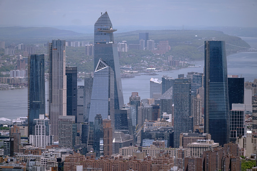 A greyscale skyline of Manhattan, NY