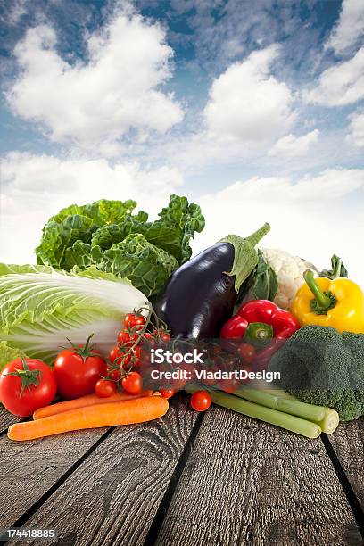 野菜をテーブル - みずみずしいのストックフォトや画像を多数ご用意 - みずみずしい, アブラナ科, オーガニック