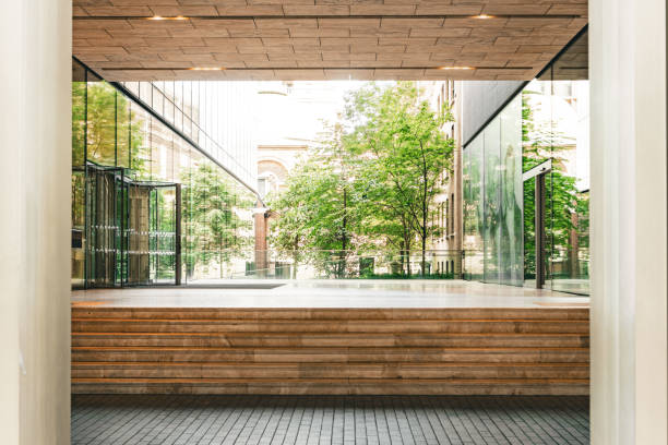 современный экологичный вход в офис в лондоне - built structure green business city стоковые фото и изображения