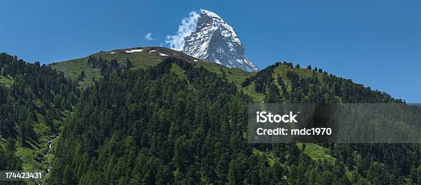 Photo libre de droit de Mont Cervin Suisse banque d'images et plus d'images libres de droit de Alpes européennes - Alpes européennes, Alpes suisses, Arbre