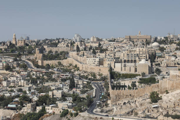 skyline der altstadt von jerusalem aus der luft - jerusalem old city middle east religion travel locations stock-fotos und bilder