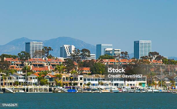 Foto de Newport Beach Cidade E Abriga e mais fotos de stock de Condado de Orange - Sul da Califórnia - Condado de Orange - Sul da Califórnia, Califórnia, Silhueta urbana