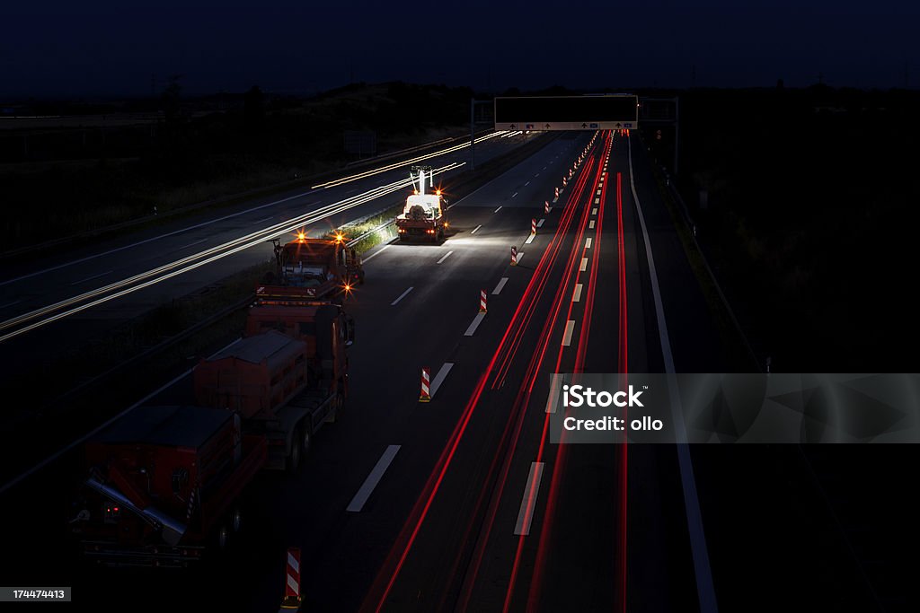 Strada lavora di notte - Foto stock royalty-free di Lavori stradali
