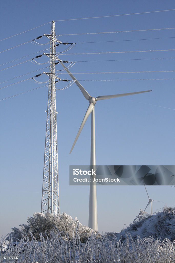 Wind Turbine et lignes électriques - Photo de Agriculture libre de droits