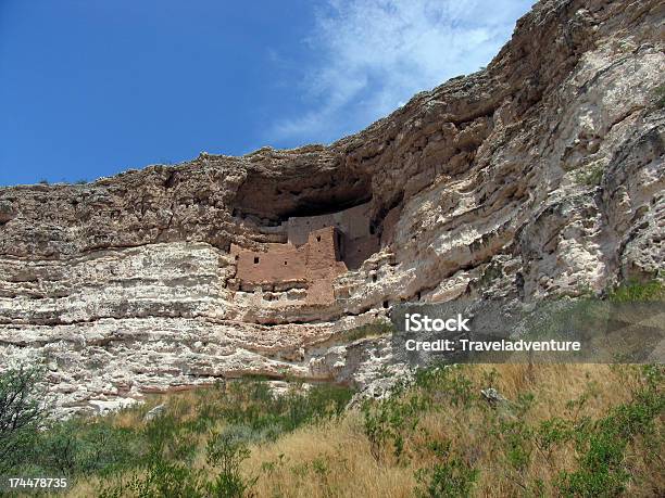 Castillo De Montezuma Foto de stock y más banco de imágenes de Acantilado - Acantilado, Antiguo, Arizona