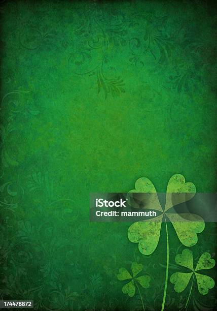 Grün Floral Hintergrund Mit Shamrocks Stock Vektor Art und mehr Bilder von Abstrakt - Abstrakt, Abstrakter Bildhintergrund, Alt