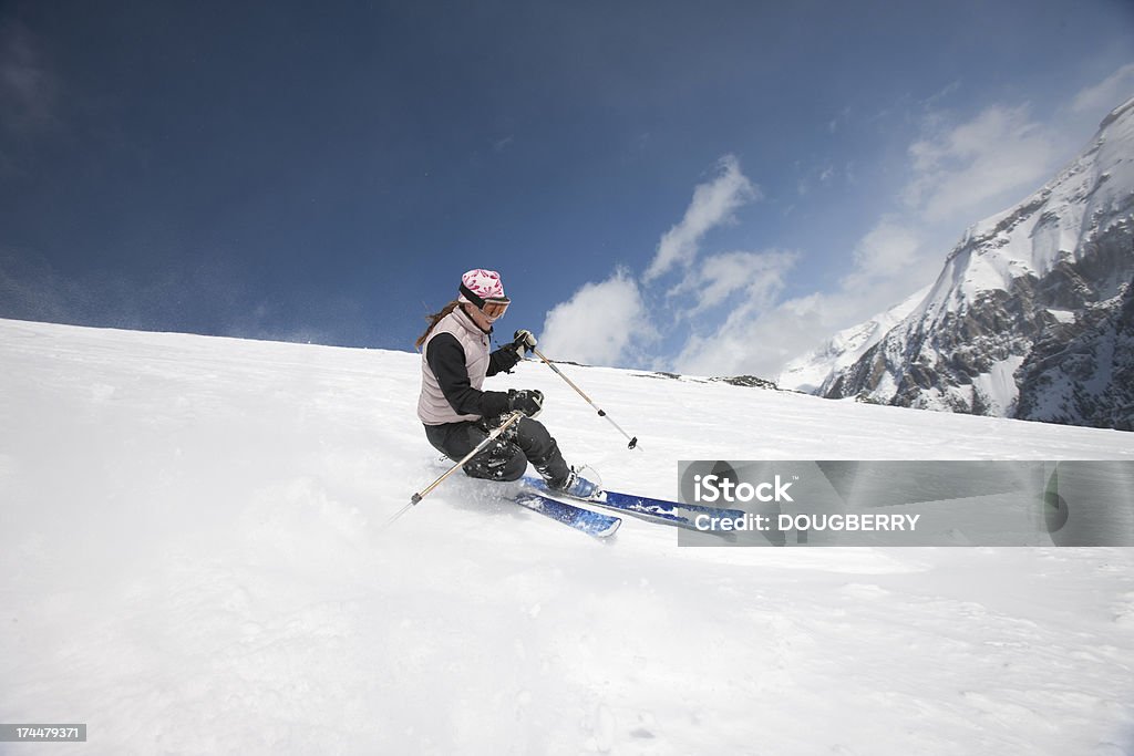 雌スキーで動き - テレマークスキーのロイヤリティフリーストックフォト
