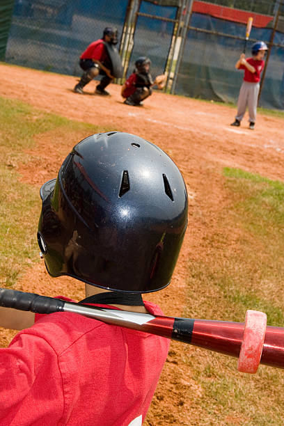 młodzieżowa liga w baseballu - referee rear view back sport zdjęcia i obrazy z banku zdjęć
