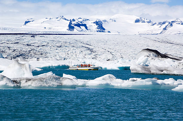 istock Boat between icebergs in Iceland 174479473