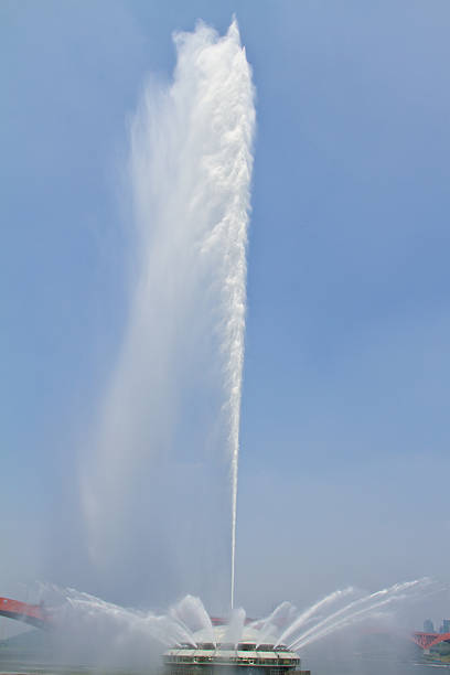 istock Beautiful large fountain at the Han River.South Korea 174479921