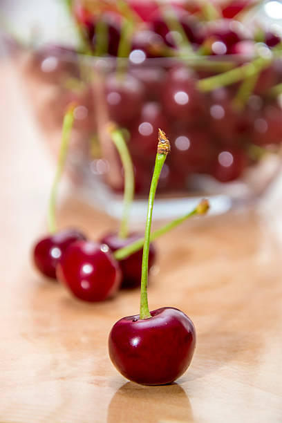 cherry - healthy eating nature studio shot vertical zdjęcia i obrazy z banku zdjęć