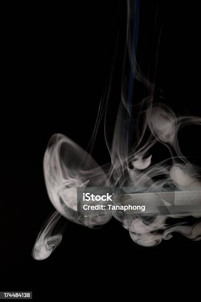 Табак И Курить — стоковые фотографии и другие картинки Абстрактный - Абстрактный, Без людей, В помещении
