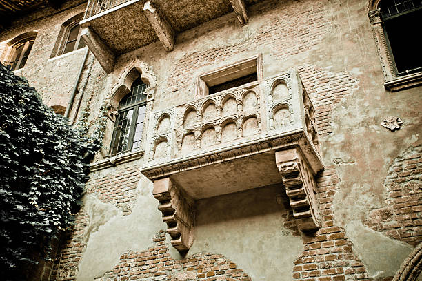 istock Romeo and Juliet balcony 174485343
