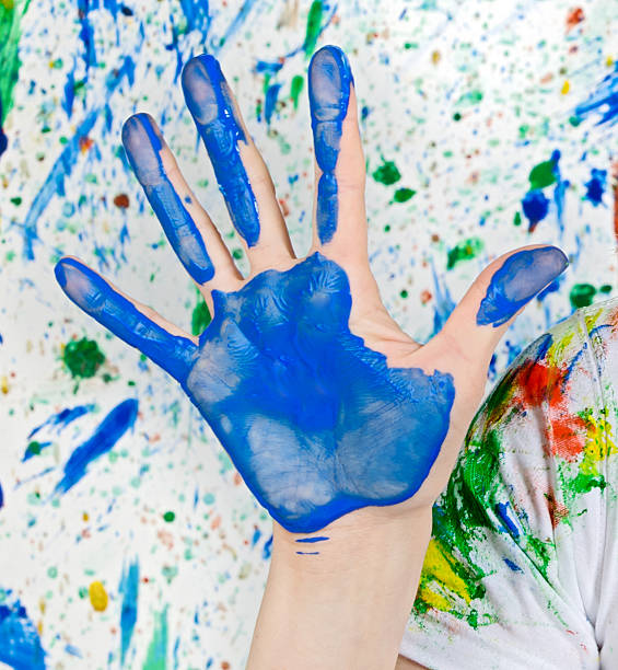 istock Hand painting of blue color 174490837