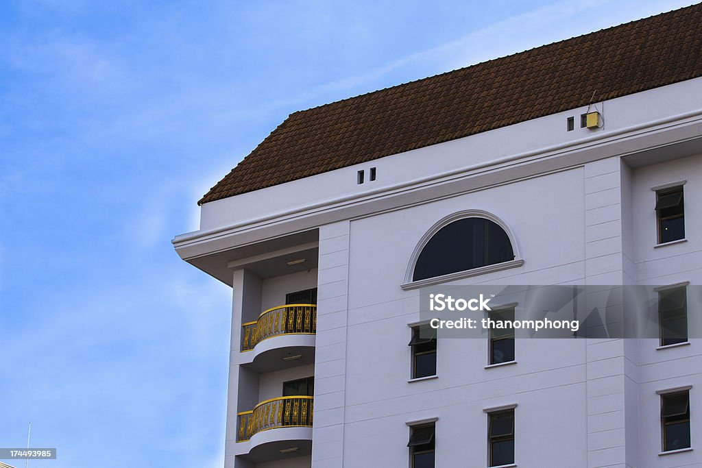 Extérieur du bâtiment de l'hôtel de luxe, avec une architecture moderne - Photo de Appartement libre de droits