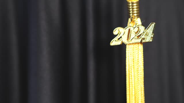 Dangling 2024 Graduation Tassel
