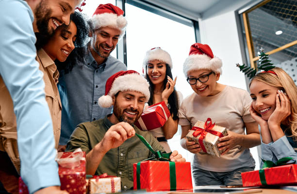 新年とクリスマスの気分。 - adult caucasian senior adult family ストックフォトと画像