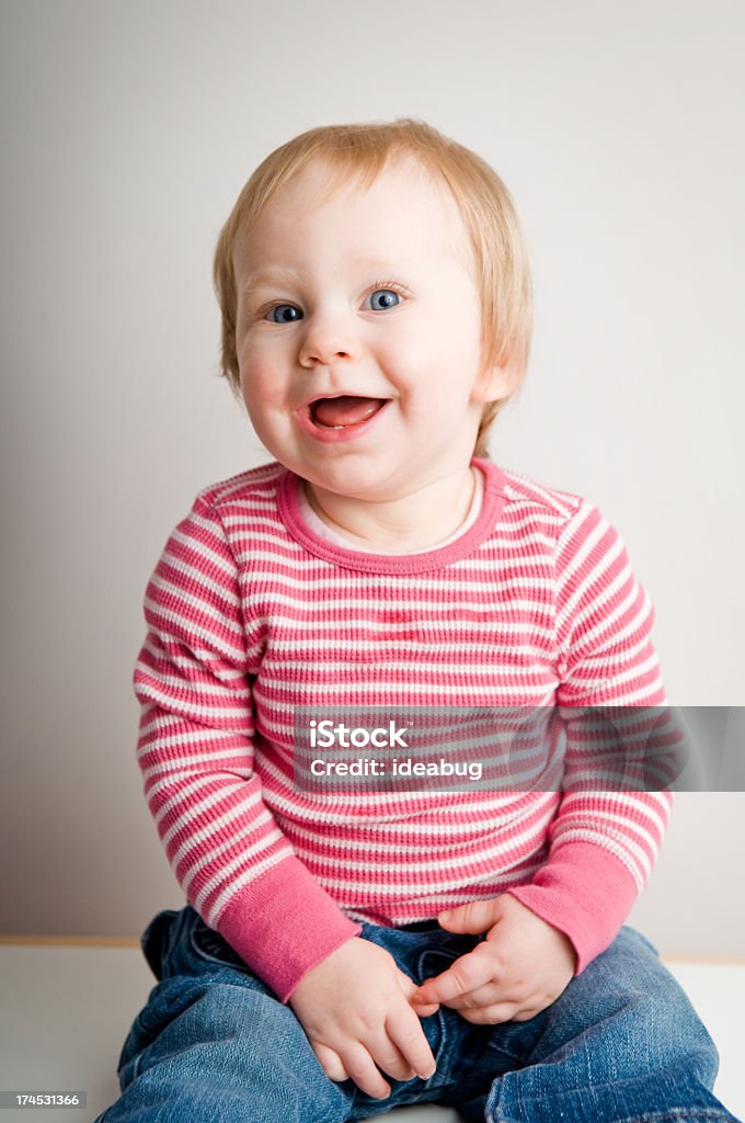 Bambino felice ragazza - Foto stock royalty-free di 12-17 mesi