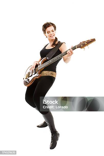 Piękna Kobieta Gra Na Gitarze - zdjęcia stockowe i więcej obrazów Białe tło - Białe tło, Kobiety, Gitara basowa