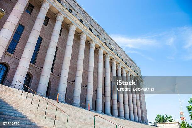 Внешний Фасад Парламента В Хельсинки — стоковые фотографии и другие картинки Хельсинки - Хельсинки, Здание парламента, Финляндия
